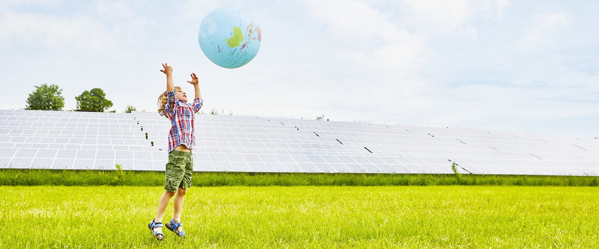 Advanced solar panel manufacturing with 3GW capacity at LCSOLAR