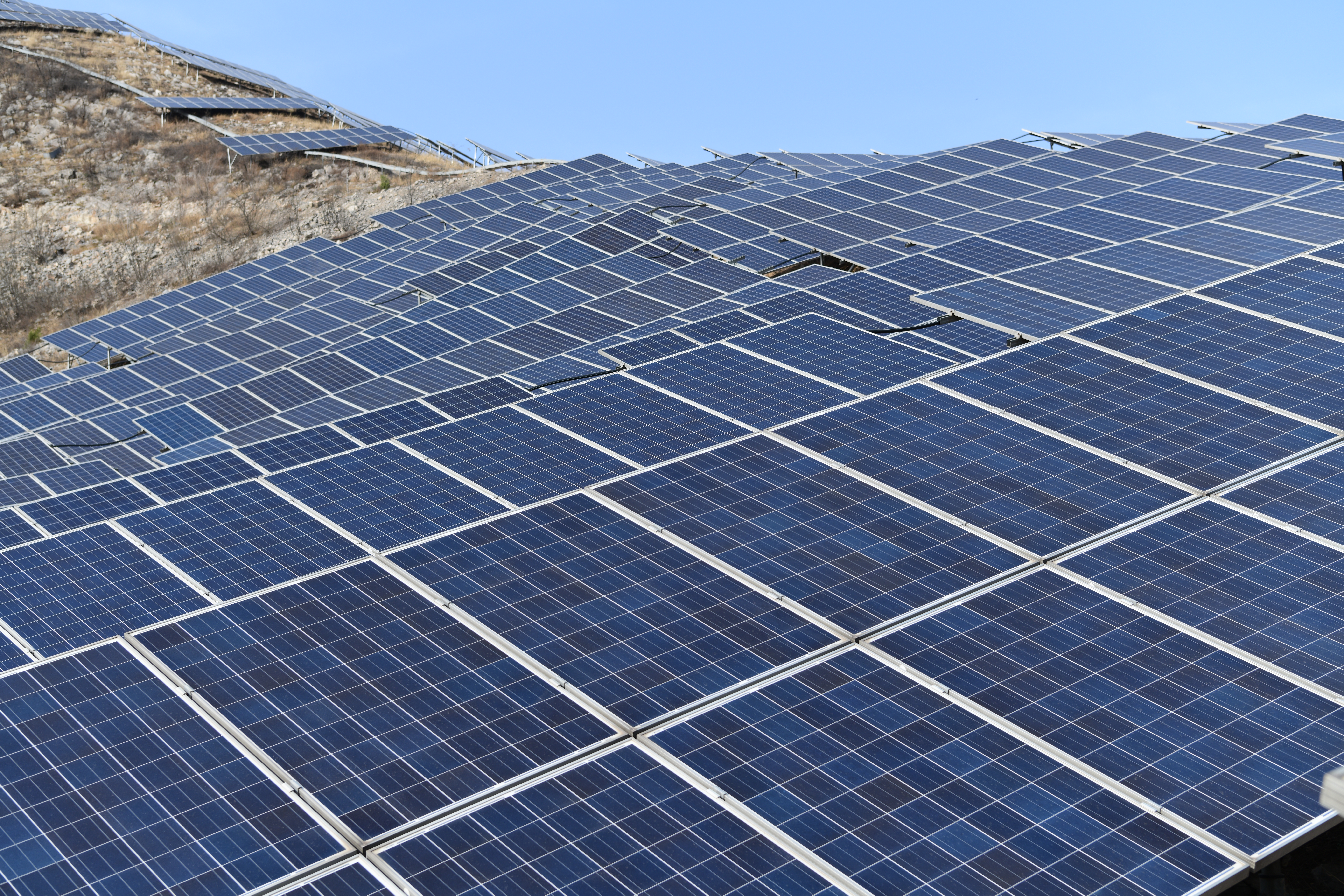 A política reestrutura a paisagem e a trajetória das mudanças de ciclo: a indústria fotovoltaica da China entra em uma nova fase de desenvolvimento de alta qualidade